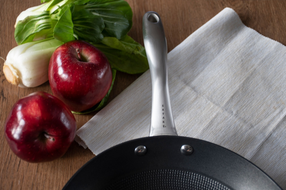 Patelnia z lekkiego żeliwa, nieprzywierająca - Satake