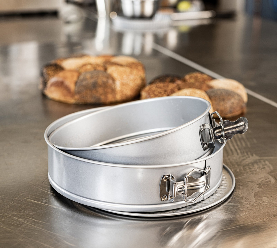 Tortownica Ø 18 cm, nieprzywierająca - Exxent Tortownica Ø 18 cm, nieprzywierająca - Exxent