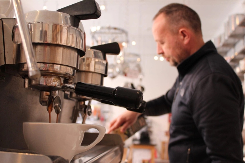 Kurs robienia kawy Espresso - z Roberto Dell\'Aquila Kurs robienia kawy Espresso - z Roberto Dell\'Aquila