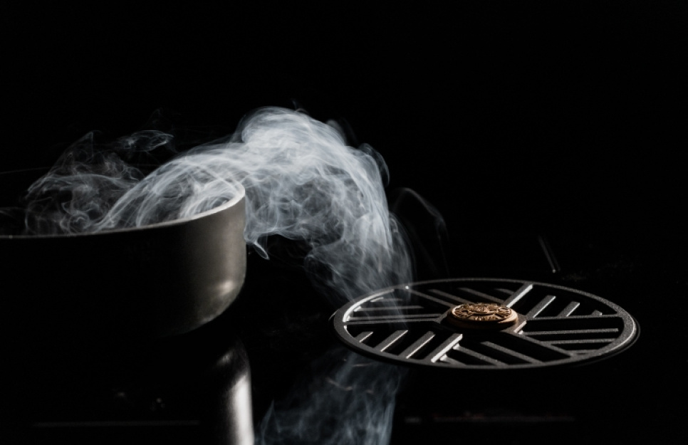 Płyta indukcyjna 80 cm z wbudowanym wentylatorem wyciągowym - Bertazzoni Płyta indukcyjna 80 cm z wbudowanym wentylatorem wyciągowym - Bertazzoni