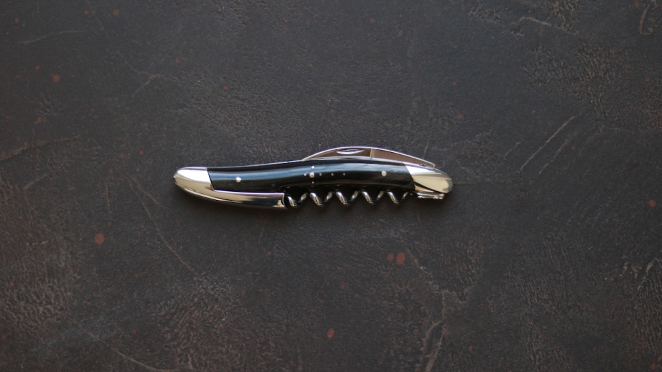 Nóż sommelierski z ciemnego rogu, polerowany, Tradition - Forge de Laguiole Nóż sommelierski z ciemnego rogu, polerowany, Tradition - Forge de Laguiole