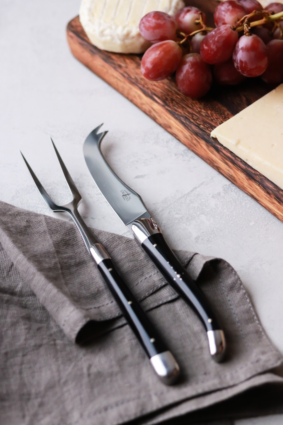 Zestaw do sera, uchwyt z ciemnego rogu, polerowany, Tradition - Forge de Laguiole