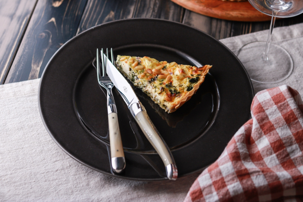 Sześć noży, rękojeść z jasnego rogu, polerowana, Tradition - Forge de Laguiole