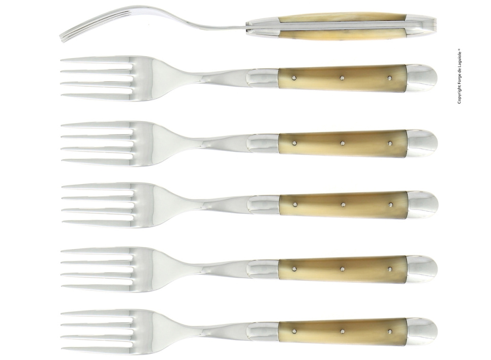 Sześć widelców, rękojeść z jasnego rogu, polerowana, Tradition - Forge de Laguiole w grupie Nakrycie stołu / Sztućce / Widelce w The Kitchen Lab (1446-32928)