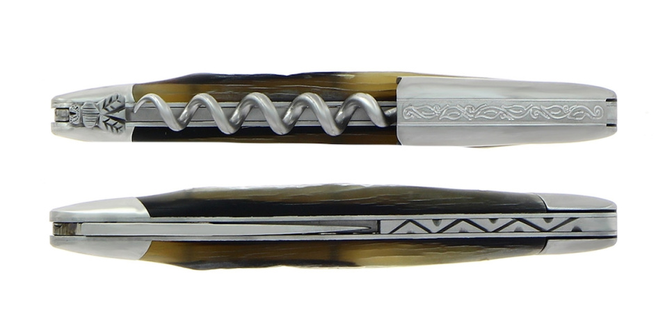 Nóż sommelierski z rogu Aubra, damascenizowany z dekoracją, kolekcja - Forge de Laguiole w grupie Bar i wino / Akcesoria do wina / Noże sommeliera i otwieracze do butelek w The Kitchen Lab (1446-32954)