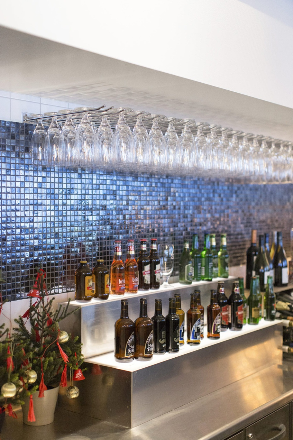 Wieszak na kieliszki do montażu na ścianie - Lido