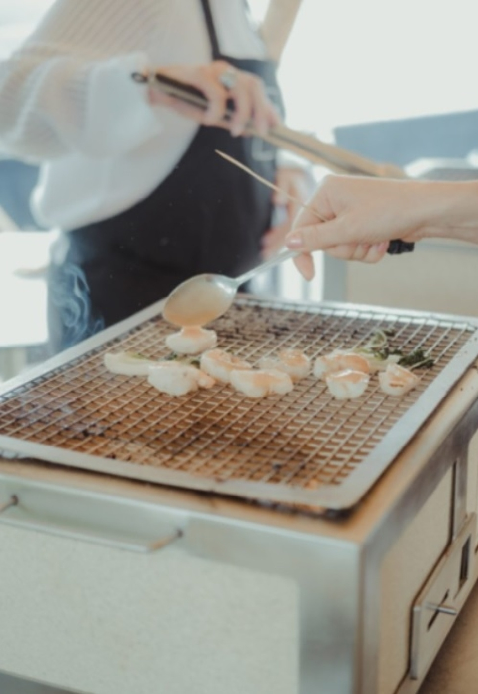 Grill stołowy/Conro Grill z ramą ze stali nierdzewnej, średnio szeroki 46 x 36 cm - Kasai