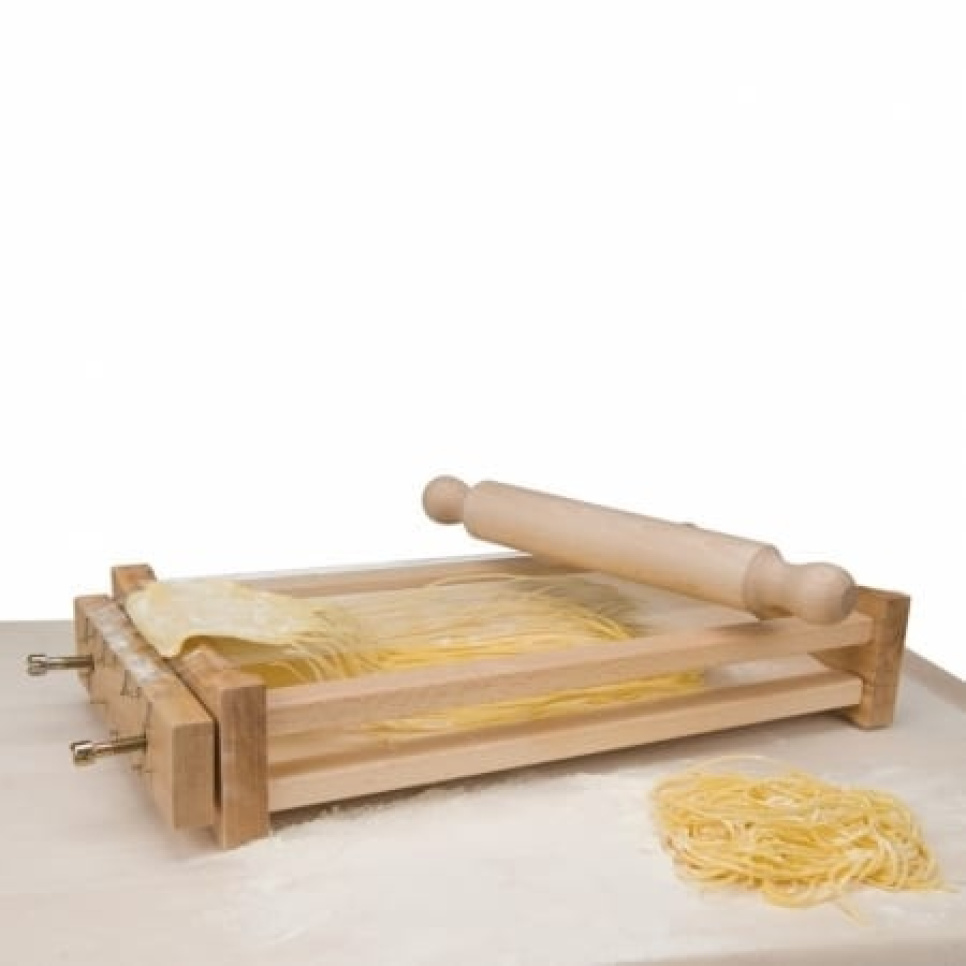Maszynka do makaronu Chitarra z wałkiem 32 cm - Eppicotispai w grupie Urządzenia kuchenne / Pozostałe urządzenia kuchenne / Maszynki do makaronu w The Kitchen Lab (1524-14848)