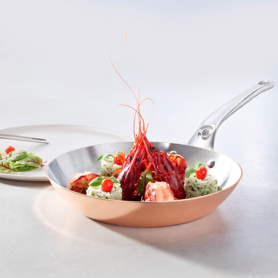 Głęboka patelnia miedziana na indukcję z rączką ze stali nierdzewnej, Prima Matera - de Buyer