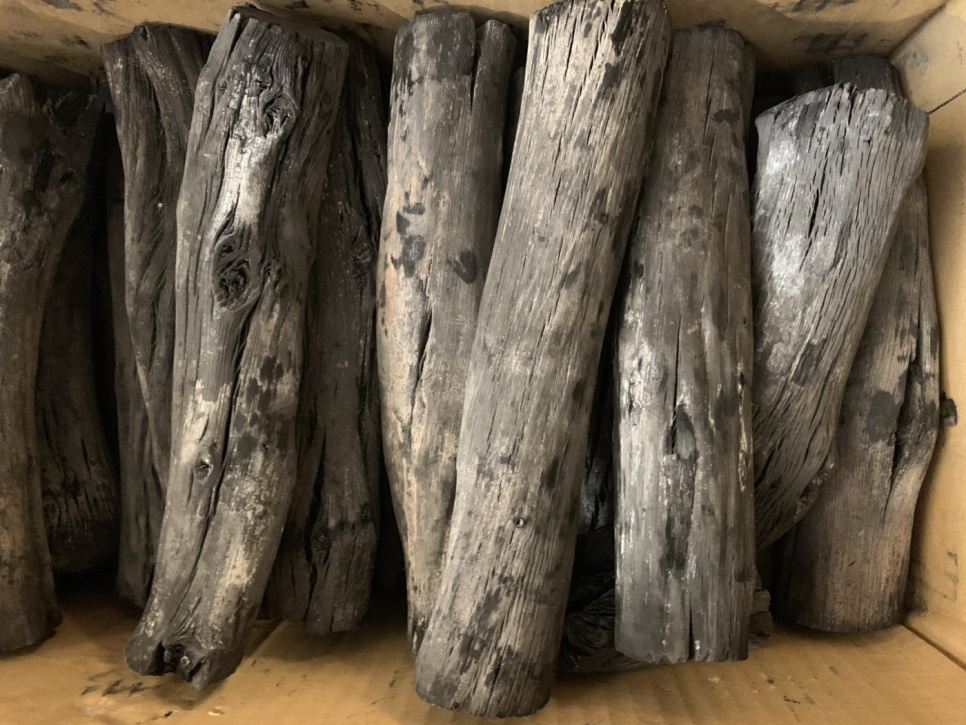 Binchotan, japoński węgiel drzewny w grupie Grille, kuchenki i piekarniki / Węgiel i brykiety do grilla / węgiel drzewny w The Kitchen Lab (1731-27821)