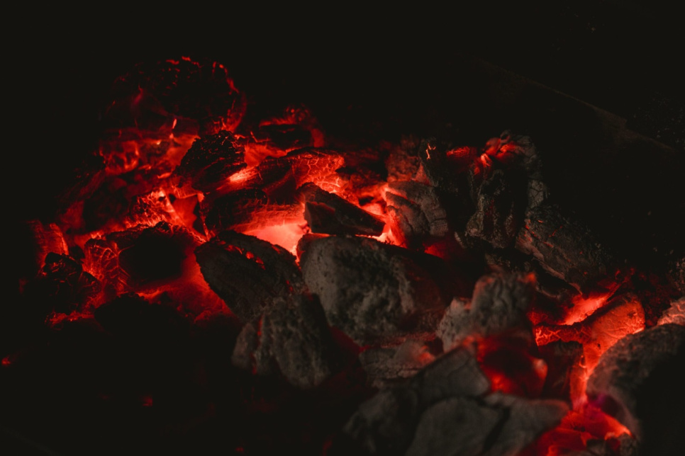 Węgiel drzewny do grilla, Chunx XL - Hardwood Lump Charcoal, 15,88 kg - Jealous Devil Węgiel drzewny do grilla, Chunx XL - Hardwood Lump Charcoal, 15,88 kg - Jealous Devil