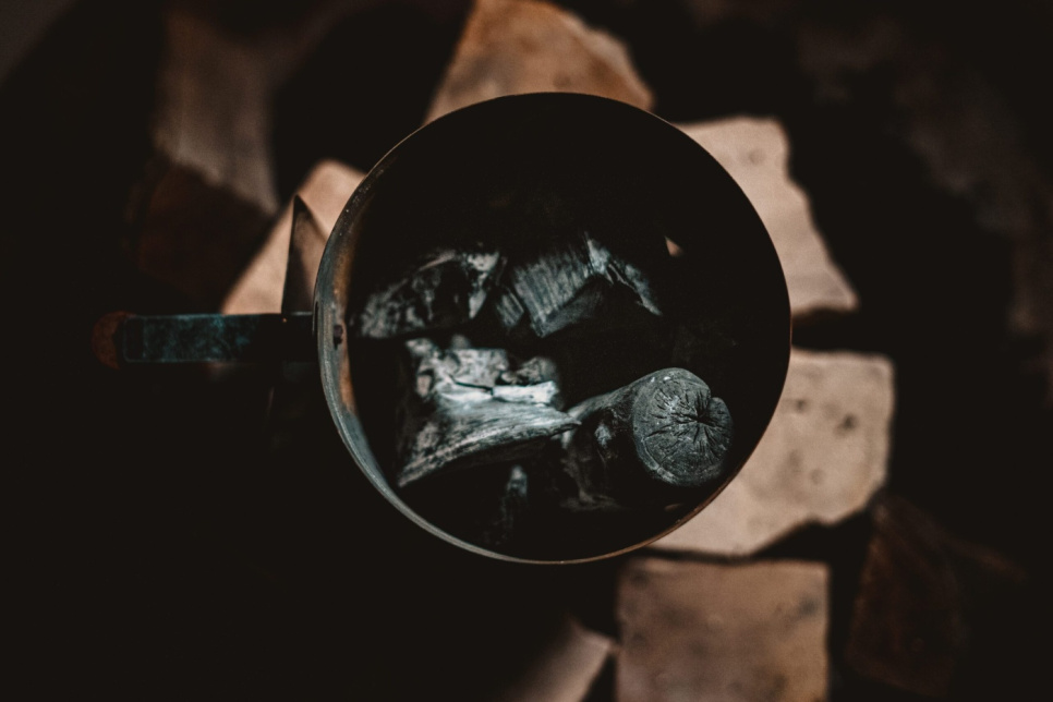 Węgiel drzewny do grilla, Onyx Binchotan, 9,07kg - Jealous Devil Węgiel drzewny do grilla, Onyx Binchotan, 9,07kg - Jealous Devil