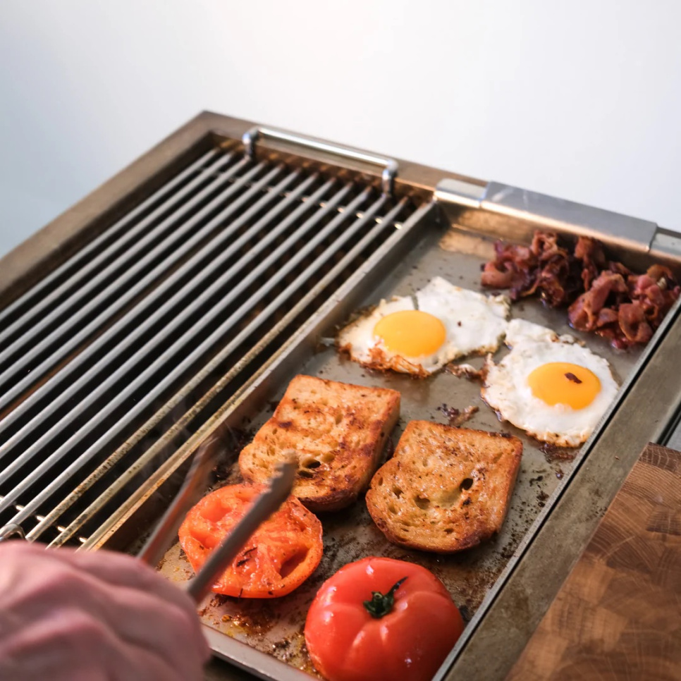 Kuchnia ogrodowa, kompletna z grillem węglowym, blatem roboczym i zlewem – Looft