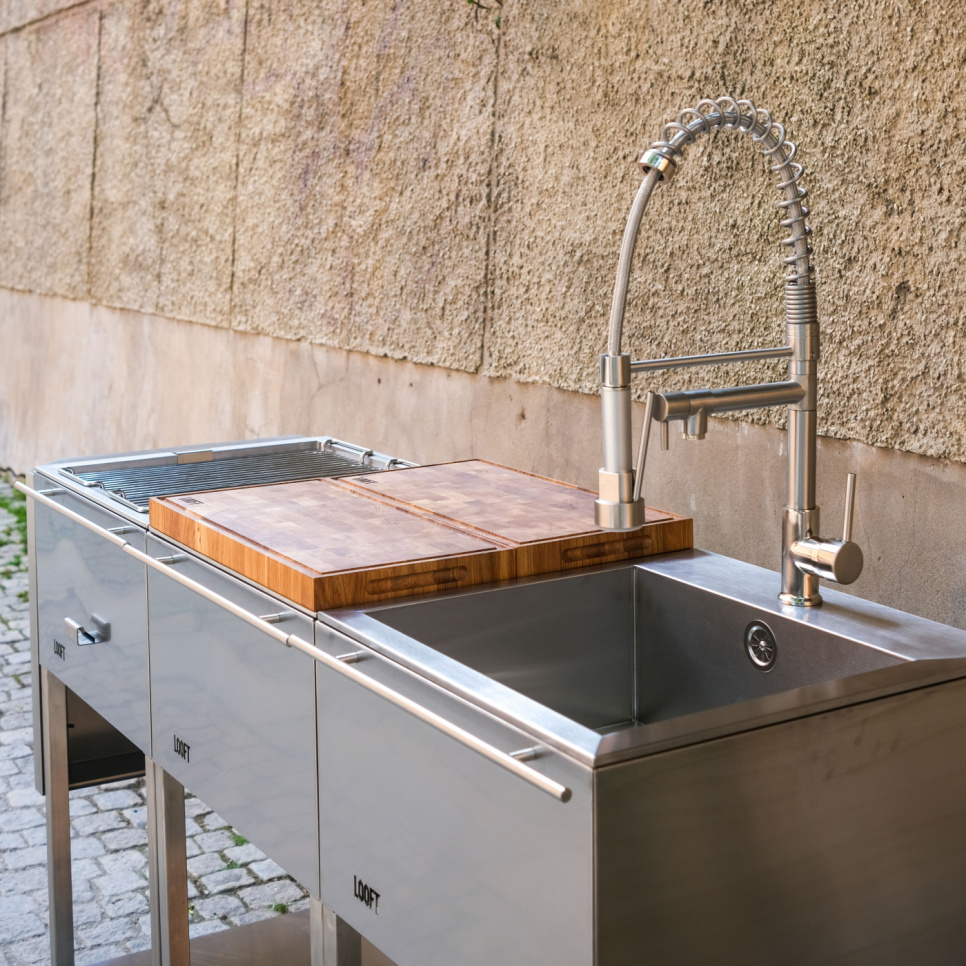 Kuchnia ogrodowa, kompletna z grillem węglowym, blatem roboczym i zlewem – Looft