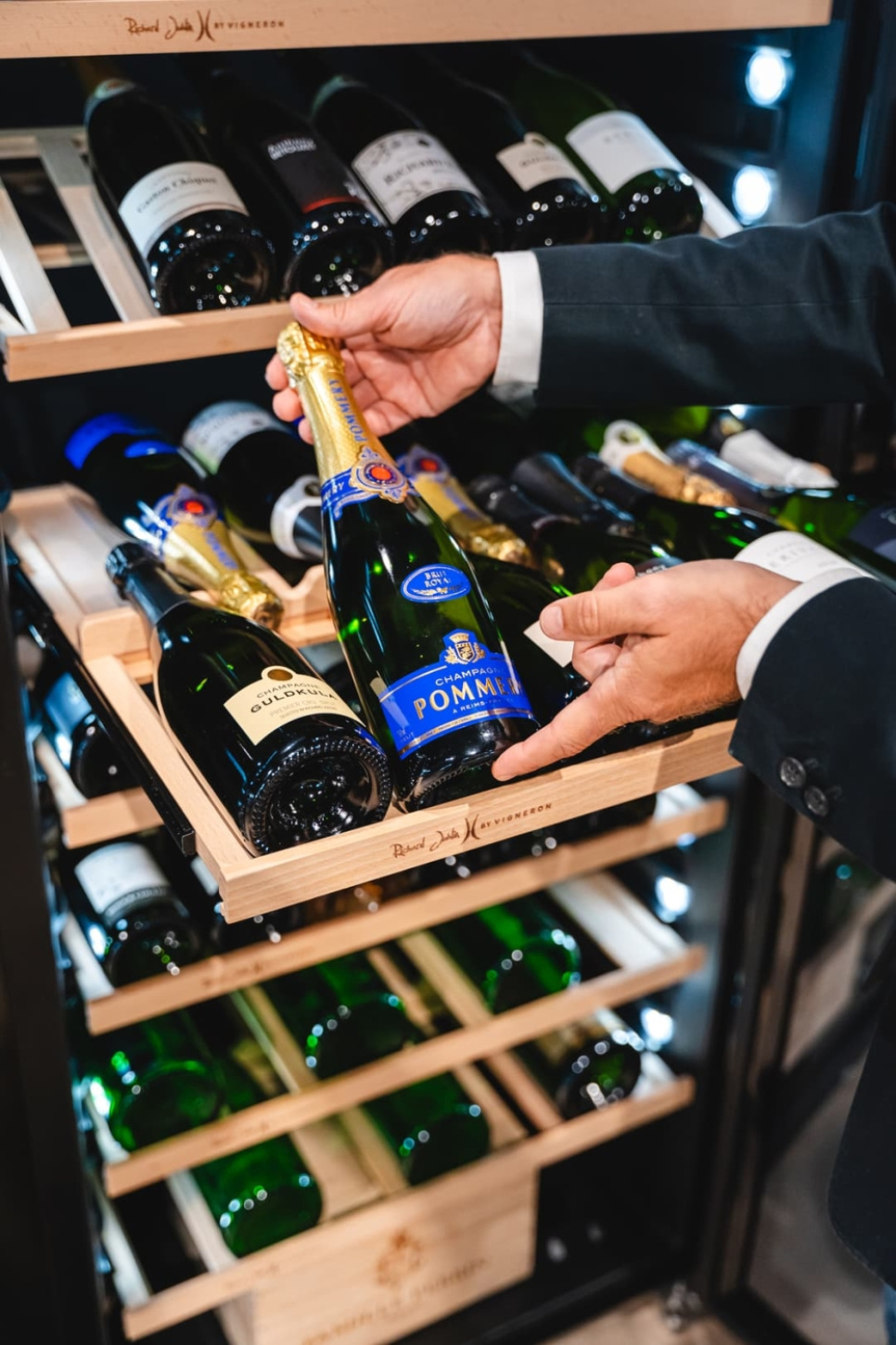 Półka na szampana Richard Juhlin VS200 - Vigneron