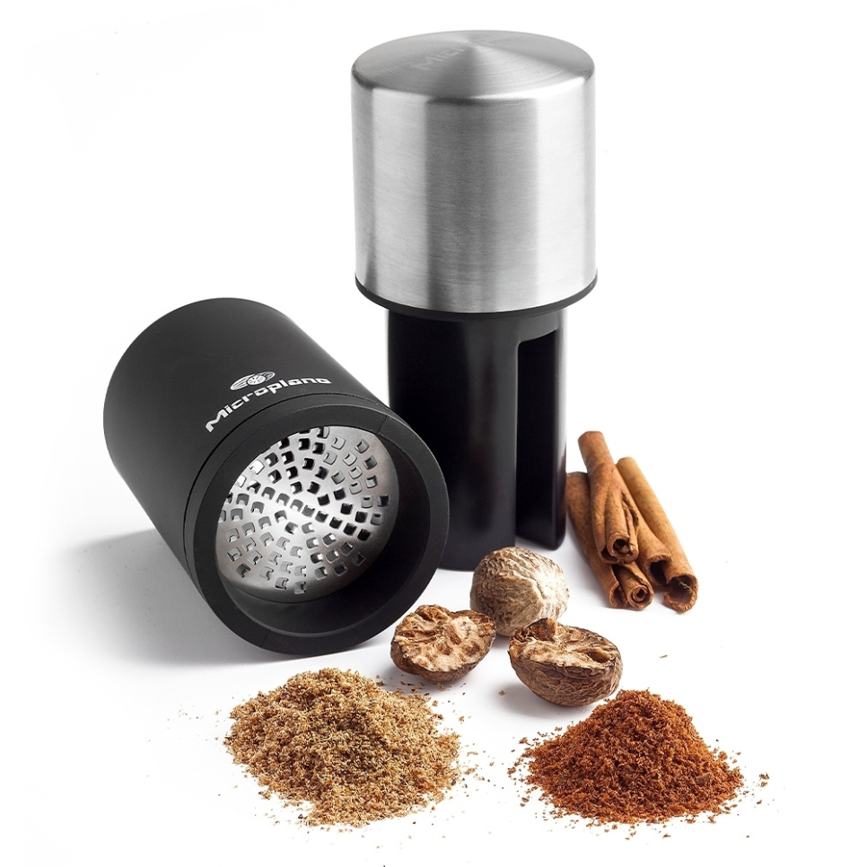 Młynek do przypraw ze schowkiem, 2 w 1 - Microplane Młynek do przypraw ze schowkiem, 2 w 1 - Microplane