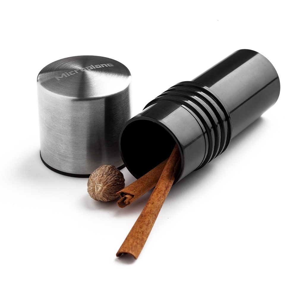 Młynek do przypraw ze schowkiem, 2 w 1 - Microplane Młynek do przypraw ze schowkiem, 2 w 1 - Microplane