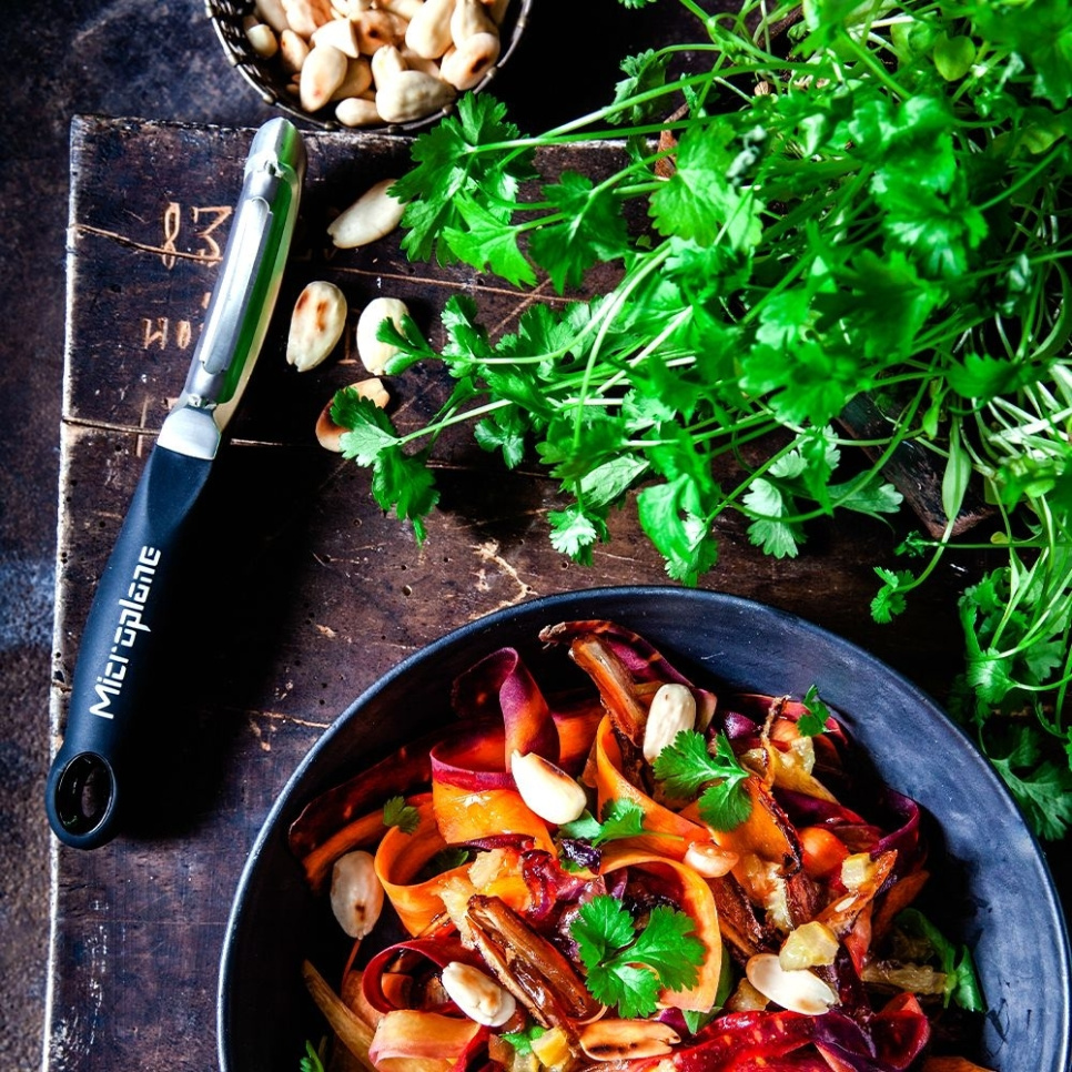 Profesjonalna obieraczka - Microplane Profesjonalna obieraczka - Microplane