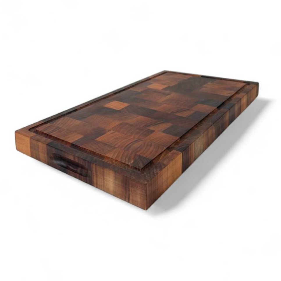 Deska końcowa z drewna orzechowego z uchwytem i rynienką, 450x250x40mm - AT-Line w grupie Gotowanie / Przybory kuchenne / Deski do krojenia w The Kitchen Lab (2212-30858)