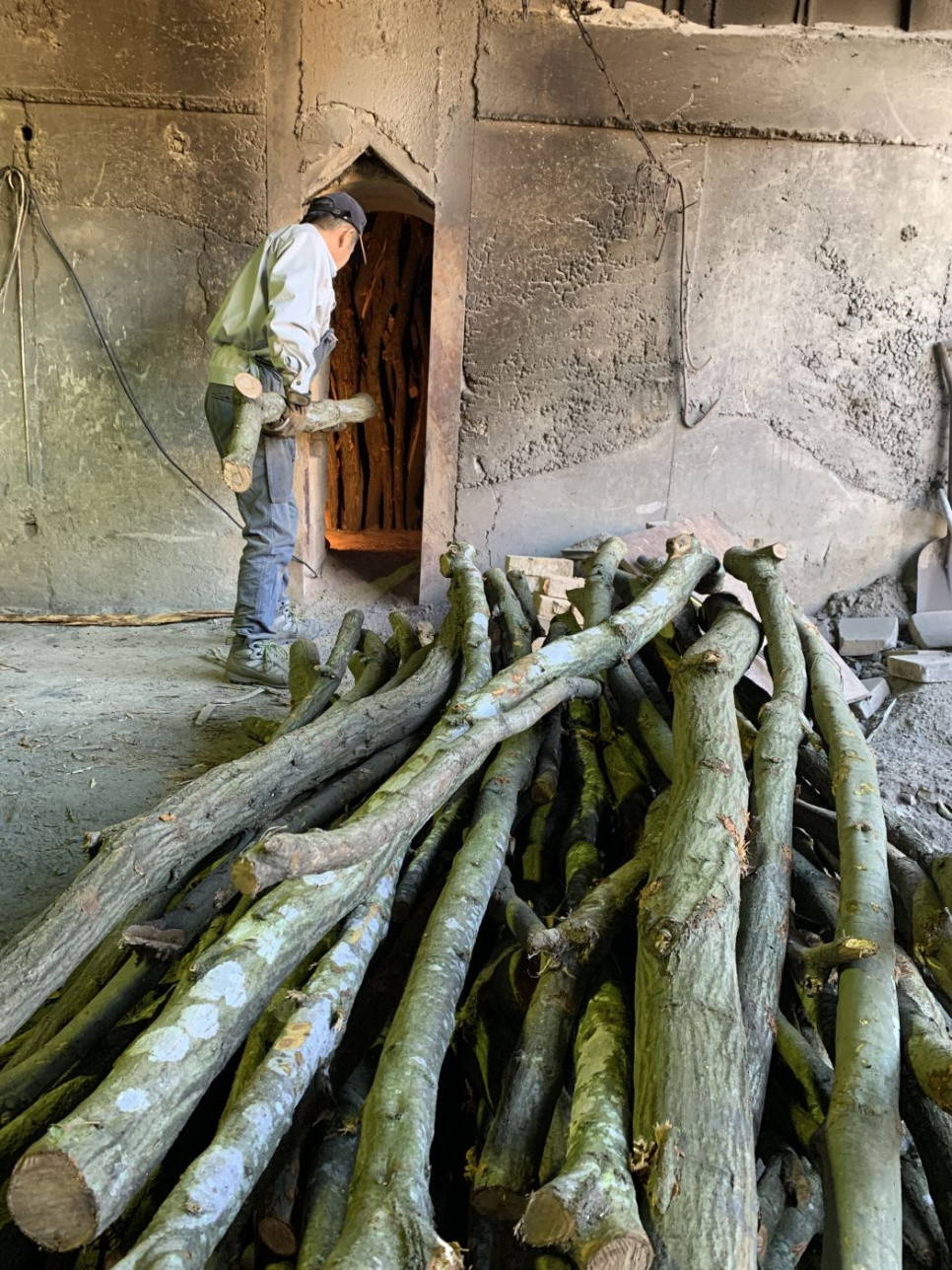 Węgiel drzewny, Kishu-Binchotan z dębu Ubamegashi, około 1 kg - Kisyu Sumikobo