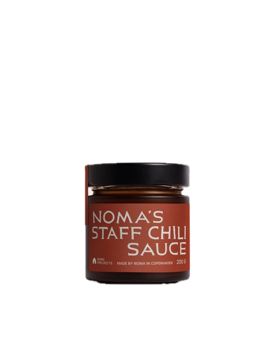 Nomas Staff Chili Sauce, 200 g - Noma Projects w grupie Gotowanie / Kolonialne w The Kitchen Lab (2297-35563)